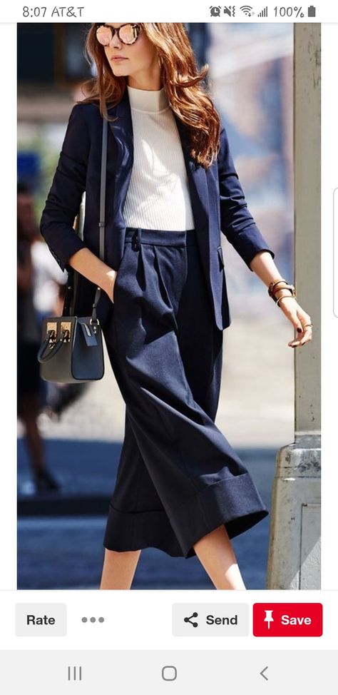 How To Wear Culottes, Culotte Style, Casual Fashion Trends, Style Casual Chic, Office Casual Outfit, Summer Work Outfits, Looks Street Style, Professional Dresses, Fashion Weeks