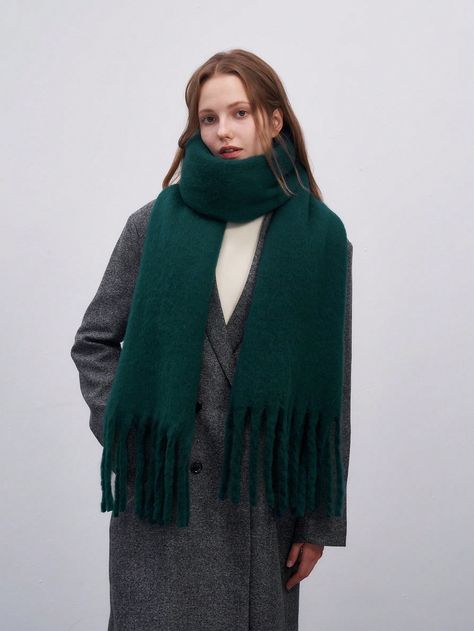 Green Scarf Outfit, Dark Green Scarf, Thrift List, College Vibes, Taylor Russell, Thick Scarf, Scarf Outfit, Chunky Scarves, Green Scarf