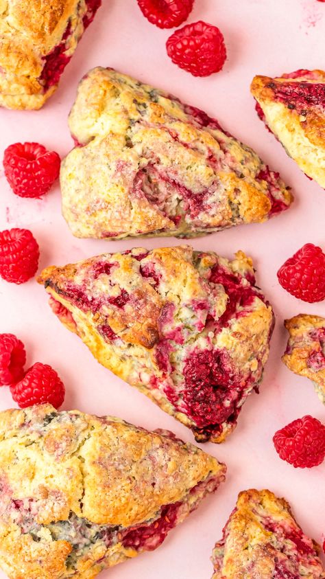 This scrumptious recipe for raspberry scones results in homemade scones that are light and fluffy with a crisp crust and tart raspberries! Raspberry Scones Recipe, Raspberry Scone, Cheddar Bread Recipe, Cheddar Bread, Raspberry Scones, Homemade Scones, Breakfast Meat, Frugal Mom, Scones Recipe