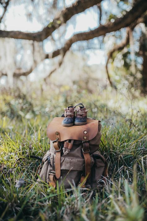 Baby Hiking, Pregnancy Announcement Photos, Baby Announcement Photos, Hiking Aesthetic, Tiny Humans, Pregnancy Shoot, Maternity Session, Pregnancy Photoshoot, Photo Inspo