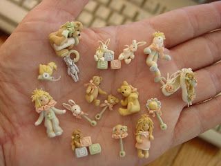 Chrystal's Designs: Manda Theart Fimo Artist Dollhouse Plans, Barbie Bebe, Miniature Knitting, Tiny Teddies, Miniature Bakery, Sonny Angel, Fimo Clay, ดินปั้น Polymer Clay, Miniature Crafts