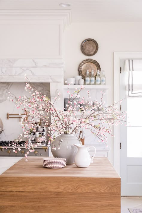 Spring Refresh Home, Neutral Spring Decor, Spring Interior Design, Spring Kitchen Decor, Spring Interiors, Hello Future, Shopping Wishlist, Spring Home Decor, Home Decorating Ideas