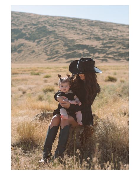 Family photos for this sweet lil family.🫶🤍 #carsoncityphotographer #renophotographer #laketahoephotographer #renotahoephotographer #renonevada