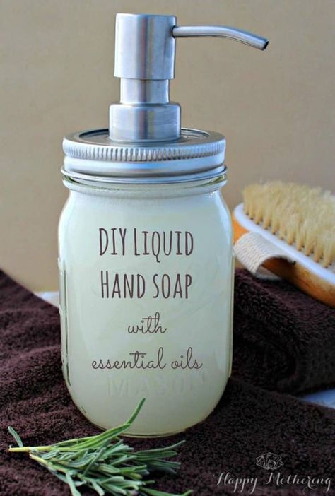 Liquid Hand Soap Recipe, Hand Soap Recipe, Homemade Hand Soap, Diy Foaming Hand Soap, Diy Hand Soap, Savon Diy, Natural Disinfectant, Soap Tutorial, Essential Oils Gifts