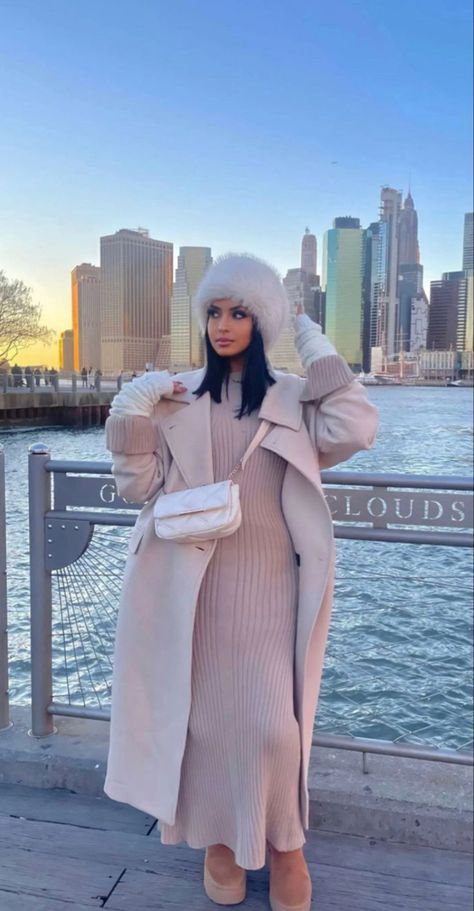 Winter Outfits Business Professional, Cold Dressy Weather Outfits, Poconos Outfit Winter, Winter Warm Outfits Cold Weather, Curvy Winter Fashion, Alaska Outfits, New York Winter Outfit, Nyc Winter Outfits, Chicago Outfit