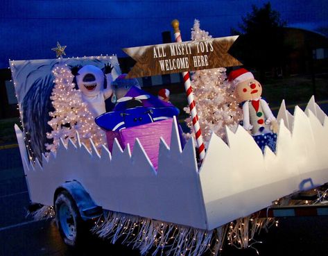 Rudolph and the Island of Misfit Toys Parade float by United Way of the Greater Clarksville Region Frosty The Snowman Float Ideas, Snowman Float Ideas, Rudolph The Red Nosed Reindeer Parade Float, Rudolph Parade Float Ideas, Christmas Movie Themed Parade Floats, Winter Parade Float Ideas, Dental Parade Float Ideas, Island Of Misfit Toys Decorations Diy, Christmas Movie Float Ideas