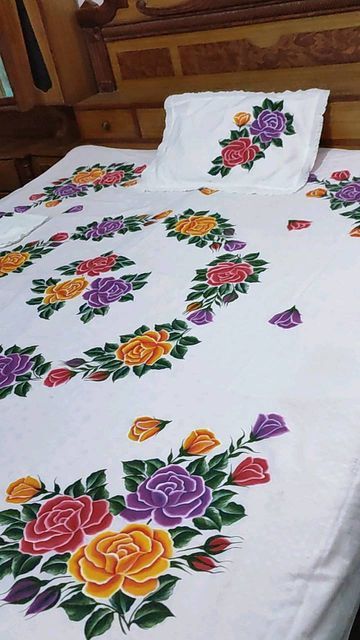 Bedsheet Painting Designs, Bedsheet Painting, Bedsheets Designs, Bedsheet Design, Bed Sheet Painting Design, Sheet Painting, Bed Cover Design, Designer Bed Sheets, Painting Flowers Tutorial