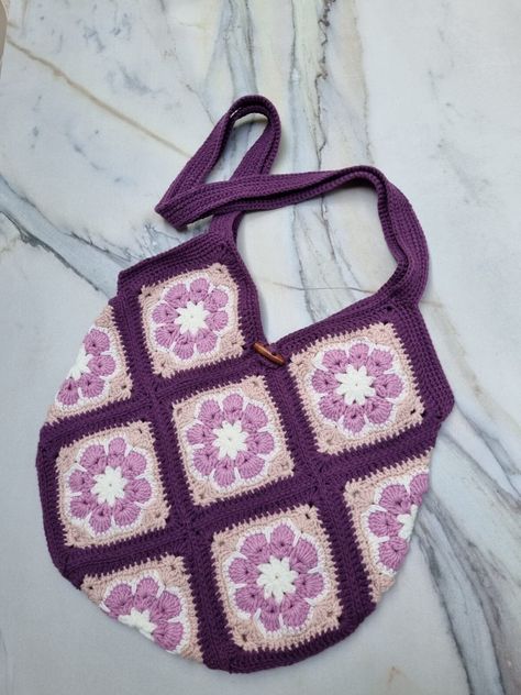 Useful Crochet Gifts, Crocheted Wallet, Granny Square Shoulder Bag, Crochet Granny Square Bag, Shoulder Bag Crochet, Tote Bag Crochet, Square Shoulder Bag, Knit Bag, Crochet Clothing And Accessories