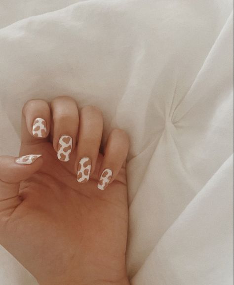 Cow Nails Square, White Nail Patterns, Cowprint Sunflower Nails, Neutral Cow Print Nails, Short Square Acrylic Nails Cow Print, Nude Pattern Nails, Cow Print French Nails, Cowprint Nail Design Short, White Base Nail Design