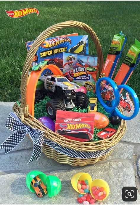 Hot Wheels Easter Basket, Homemade Easter Baskets, Easter Basket Themes, Unique Easter Baskets, Creative Easter Baskets, Boys Easter Basket, Kids Gift Baskets, Easter Basket Ideas, Mattel Shop