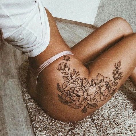 Small Thigh Tattoos, Hip Thigh Tattoos, Flower Tattoo Drawings, Western Tattoos, Beautiful Flower Tattoos, Hip Tattoos Women, Inspiration Tattoos, Cat Tattoos, Tiny Tattoo