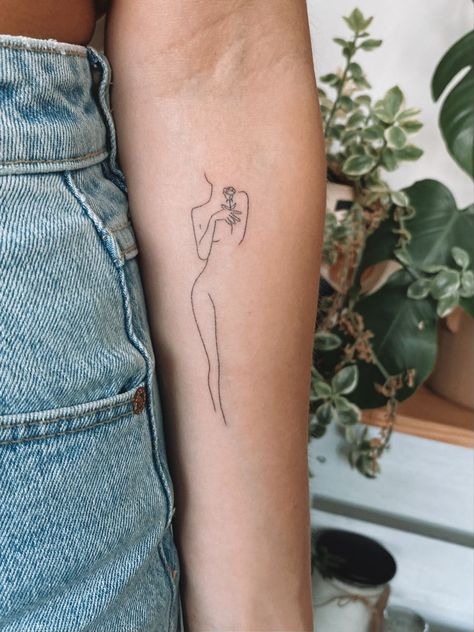 Line Body Tattoos For Women, Stick And Poke Tattoo Line Art, Women Shilouette Tattoos, Line Work Woman Tattoo, Woman Line Drawing Tattoo, Outline Of A Woman Tattoo, Abstract Women Tattoo, One Line Tattoos For Women, Women’s Silhouette Tattoo