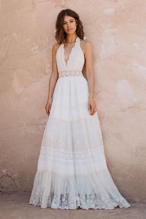 14 Wedding Dresses for your Beach Wedding. Laid-back, bohemian, boho, carefree wedding dress for a coastal wedding. Wedding Dresses Halter, Luxury Embroidery, Backless Bridal Gowns, Halter Wedding Dress, Wedding Dresses Uk, Boho Beach Dress, Beach Boho, Bohemian Wedding Dress, Casual Wedding Dress