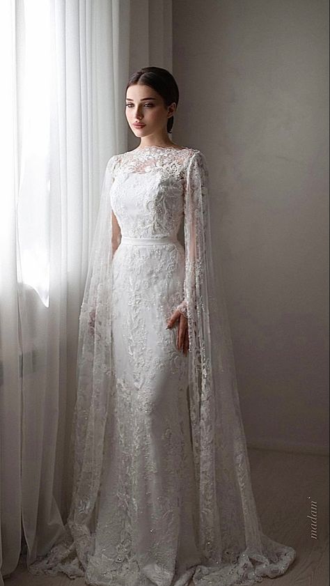 Vintage Wedding Gown, Baju Kahwin, Muslimah Wedding Dress, Wedding Dress Types, Bride Dress Simple, Long Sleeve Wedding Gowns, Modest Wedding Gowns, Wedding Dress Outfit, Classy Wedding Dress