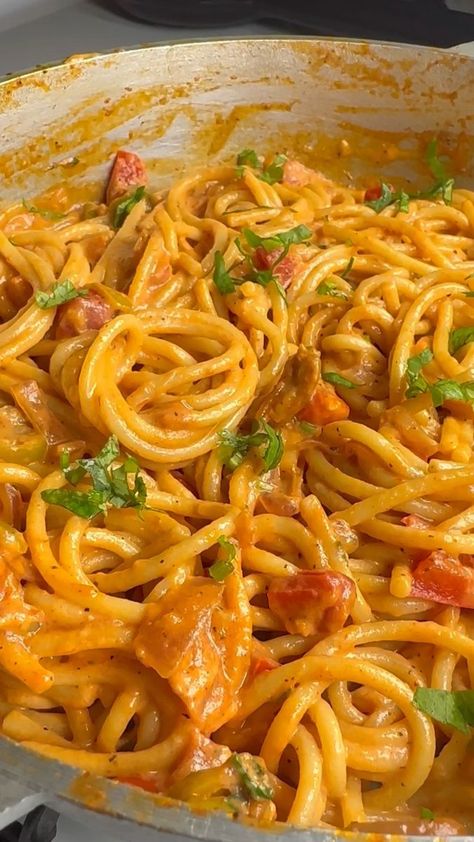 Dominican Spaghetti is a staple in the culture. This recipe has a polarizing unexpected twist, you either LOVE the creamy mayo, or you hate it. If you hate it, add butter instead! #bigmamacooks #dominicanspaghetti | Big Mama Cooks | Puerto Rican Pasta, Spanish Spaghetti Recipes, Dominican Pasta, Dominican Spaghetti Recipes, Dominican Spaghetti With Salami, Spanish Spaghetti, Jo Mama Spaghetti Sauce, Dominican Spaghetti, Dominican Espagueti