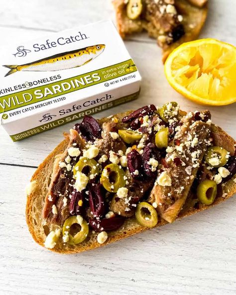 Sardine On Toast, Sardine Avocado Toast, Sardine Toast Recipes, Sardine Lunch Ideas, Sardine Snack Ideas, Healthy Sardine Recipes, Sardines On Toast, Sardine Meals, Canned Sardine Recipes