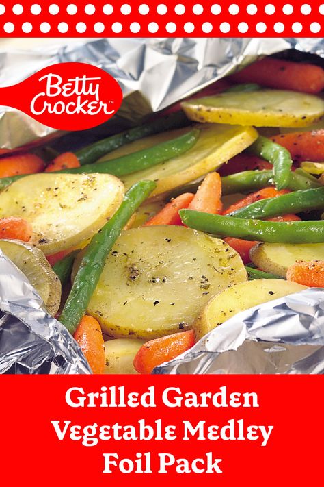 Our Grilled Garden Vegetable Medley Foil Pack recipe is simply delicious and makes for oh-so-easy cleanup. Grilled Vegtables, Potatoes And Vegetables, Foil Pack Meals, Foil Packs, Main Food, Foil Packet Meals, Betty Crocker Recipes, Foil Packet, Potato Pasta