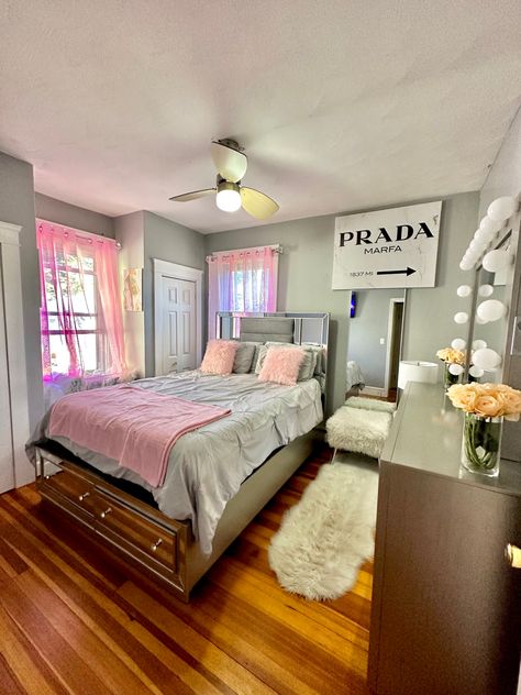 Pink Modern Room Aesthetic, Pink And Silver Room, Bissell Carpet Cleaner, Baddie Apartment Ideas, Baddie Apartment, Room Organization Bedroom, Girl Apartment Decor, Girly Apartment Decor, Pink Room Decor