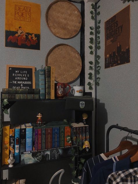 Harry Potter Aesthetic Room Decor, Bookworm Room, Dead Poets Society Aesthetic, Books Shelf, Shelf Book, Dead Poets Society, Harry Potter Aesthetic, Room Tour, Book Shelf