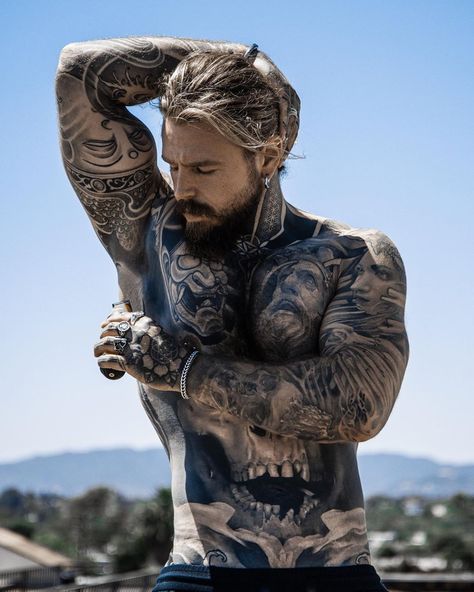 43.9k Likes, 2,152 Comments - KEVIN CREEKMAN (@thecreekman) on Instagram: “Always ready on the go!  Don’t forget to also keep your body hair groomed. The @Conair_Man All-In-1…” Actors With Tattoos, Kevin Creekman, Tato Realis, Tatted Men, Viking Men, Beard Tattoo, Inked Men, Beard Styles, Bearded Men