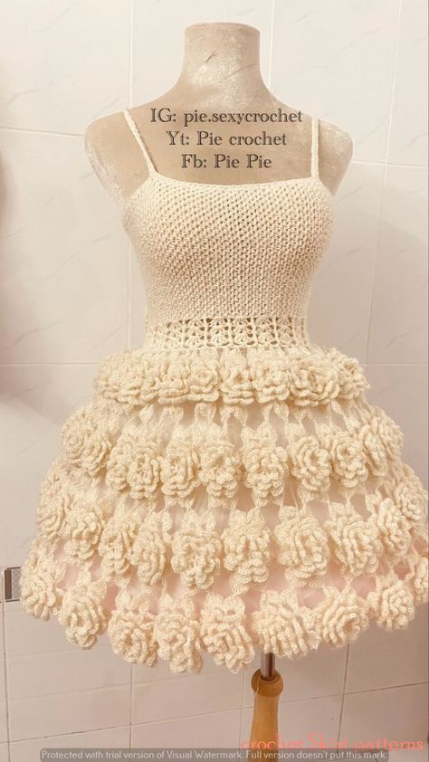 Lacy Summer Skirt: Perfect for warm days and beach outings Crotchet Dress Ideas, Crochet Flower Skirt, Crochet Ball Gown, Crochet Prom Dresses, Skirt Pattern Free, Crochet Skirt Pattern, Elegant Crochet, Crochet Patterns Free, Mode Crochet