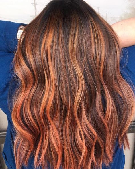 Highlights On Red Brown Hair, Red Ponytail, Hair Caramel, Orange Highlights, Hair Color Caramel, Bronde Hair, Red Brown Hair, Black Hair With Highlights, Vlasové Trendy