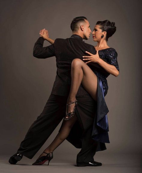 Tango Aesthetic, Tango Dance Photography, Latin Dance Photography, Dancing Reference, Tango Photography, Tango Art, Tango Outfit, Dancer Photography, Tango Dancers