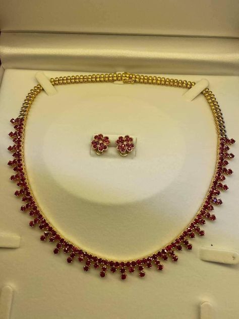 Ruby Necklace Designs Indian, Ganjam Jewellery, Ruby Necklace Indian, Emerald Necklaces, Simple Gold Bangle, Mango Haram, Ruby Necklace Designs, Mangal Sutra, Simple Jewellery