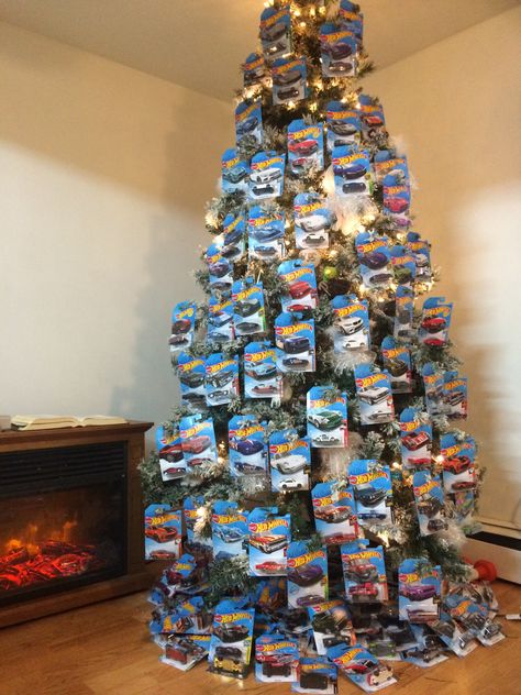 Hot Wheel Christmas Tree, Hot Wheels Christmas Tree Ideas, Hot Wheels Christmas Tree, Desserts Drawing, Number Ideas, Funny Christmas Tree, Tree Themes, Xmas Deco, Christmas Themes Decorations