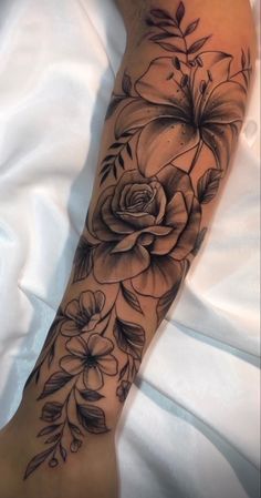 Lower Arm Tattoos, Unique Butterfly Tattoos, Arm Sleeve Tattoos For Women, Cool Arm Tattoos, Tattoos For Women Half Sleeve, Tattoos For Black Skin, Forearm Tattoo Women, Pretty Tattoos For Women, Dope Tattoos For Women