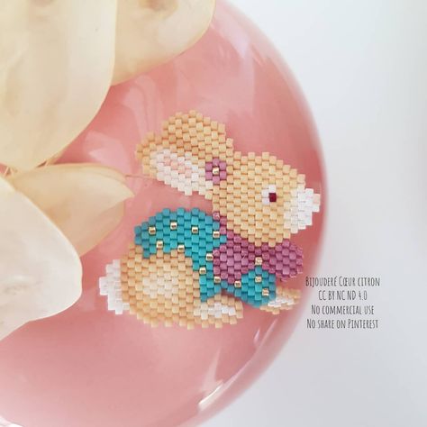 All Posts • Instagram Miyuki Beads Pattern, Art Perle, Seed Beading, Brick Stitch Pattern, Beading Tutorial, Beaded Crafts, Beaded Bracelet Patterns, Beaded Animals, Beading Projects