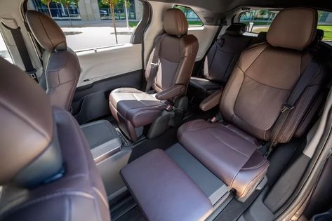 2021 Toyota Sienna design was inspired by Japanese bullet trains - Roadshow Toyota Hybrid, 20 Inch Wheels, Head Up Display, Toyota Sienna, Car Features, Electric Motor, Audio System, Fuel Efficient, Rear Seat