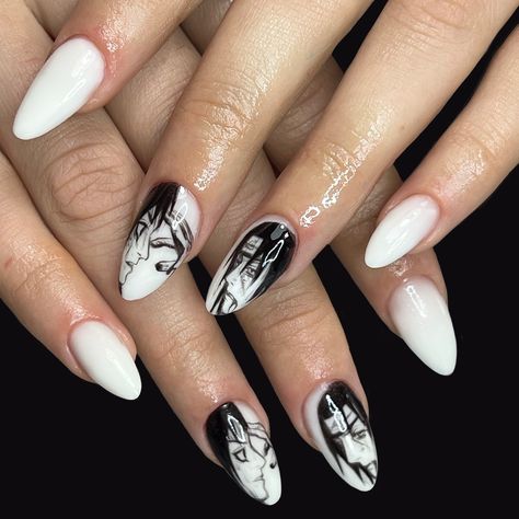 @danciusilvia sasuke and itachi nails🖤 Itachi Nails, Manga Nails, Almond Ideas, Naruto Nails, Anime Set, Itachi Sasuke, Sasuke And Itachi, Anime Nails, Anime Eye Drawing