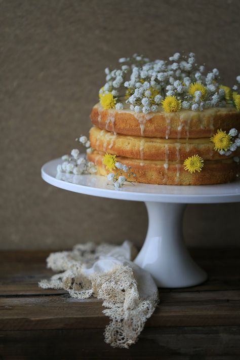 Lemon Birthday Cakes, Lemon Drizzle Cake, Drizzle Cake, Lemon Drizzle, Cake Stand, Sweet Treats, Birthday Cake, Lemon, Baking