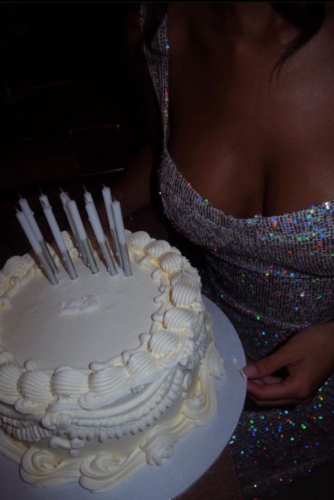 Sparkly Dress Birthday, Aesthetic 21st Birthday, Birthday Cake 23, 23 Cake, Tumblr Birthday, Tarsha Whitmore, White Birthday Cake, Heart Birthday Cake, 22nd Birthday Cakes