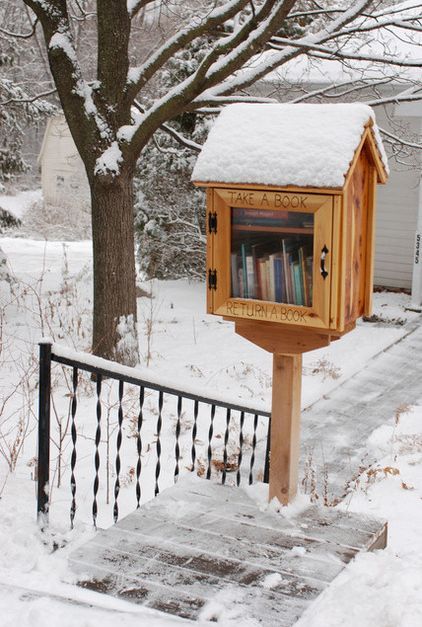 Build a small mailbox library. | 33 Insanely Clever Upgrades To Make To Your Home Mini Library, Little Library, Free Library, Home Upgrades, Simple House, Mailbox, The Snow, Home Renovation, Home Projects