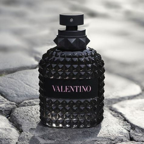 Valentino Uomo Born In Roma, Valentino Born In Roma, Valentino Perfume, Born In Roma, Woody Perfume, Best Fragrance For Men, Mineral Salt, Valentino Couture, Valentino Men