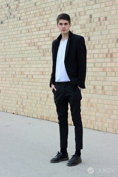 Minimalist Business Outfit, Summer Men Style, Outfit Idea For Men, Dr Martens Outfit, Doc Martens Style, Doc Martens Outfit, Guys Fashion, Shoes Ideas, Mens Fashion Smart