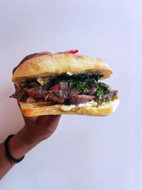 Garlic Steak Sandwich, Steak Lunches For Work, Steak Sandwich Chimichurri, Steak Sandwich With Chimichurri, Chimichurri Steak Sandwich, Tritip Sandwich Recipes, Steak Sandwich Recipes Easy, Ribeye Steak Sandwich Recipes, Chimichurri Sandwich