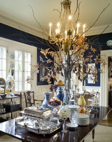 Oh My! I'm Black and Blue | Black and Blue Decor | wonderful traditional dining room with navy walls and white trim by Nell Hill Blue And White Tablescapes, Blue And White Dining Room, Blue Thanksgiving, Dark Blue Walls, Navy Walls, Dining Room Blue, Blue White Decor, White Dining Room, Traditional Dining Room