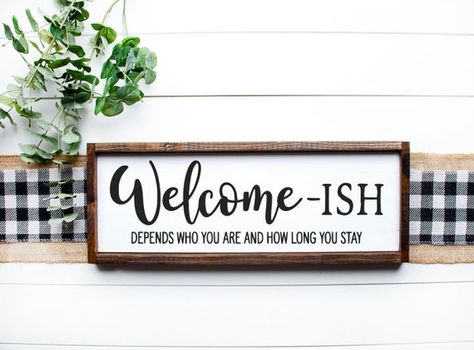 Stain Wood, Entryway Signs, Wooden Signs Diy, Finger Nails, Welcome Signs, Diy Wood Signs, Cute Signs, Pallet Signs, Entry Way