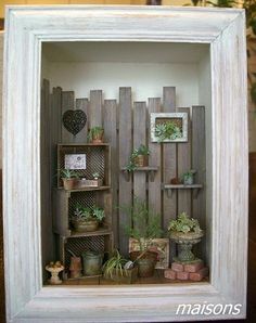 Miniature Vignettes Ideas, Shadow Box Miniatures Scene, Shadow Box Crafts Diy, Room Boxes Miniature Dioramas, Garden Shadow, Shadow Box Kunst, Room Box Miniatures, Tiny Room, Crate Diy