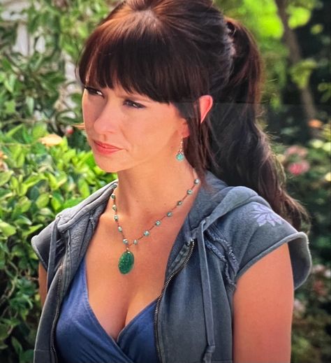 Jennifer Love Hewitt Hair Bangs Ghost Whisperer, Melinda Gordon Hair, Melinda Gordon Outfits, Ghost Whisperer Style, Melinda Gordon, Ghost Whisperer, Jennifer Love Hewitt, Jennifer Love, Hair Stylist Life