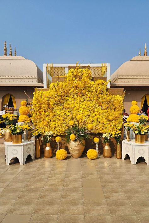 Marigold Wedding Decoration, Marigold Decor, Earthen Pots, Fairmont Jaipur, Marigold Wedding, Haldi Ceremony Decorations, Jaipur Wedding, Ceremony Decorations Outdoor, Haldi Decor