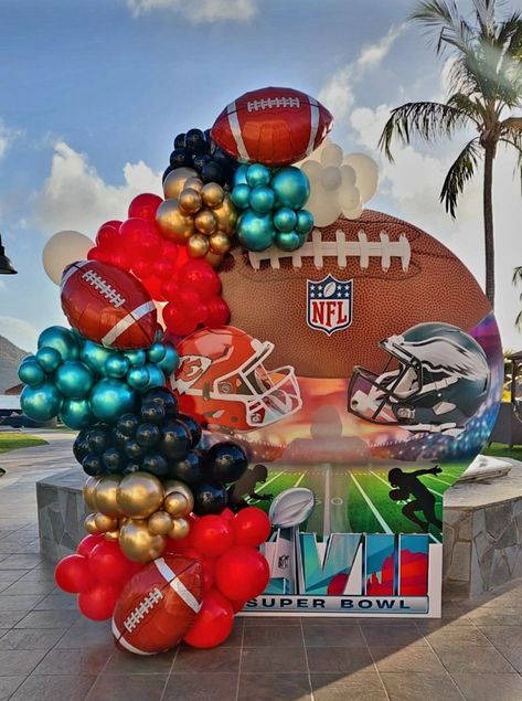 Super Bowl Day, Balloons Decoration, Football Birthday Party, Golden Birthday, Football Birthday, Boys Bedroom Decor, Football Party, Bowl Designs, Boys Bedroom