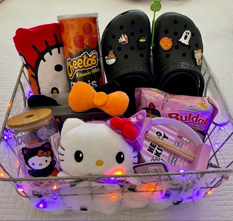 Spooky basket ideas Spooky Basket Ideas, Spooky Basket, Boo Baskets, Boo Basket, Decorative Baskets, Halloween Celebration, Basket Ideas, Gift Basket, Baskets