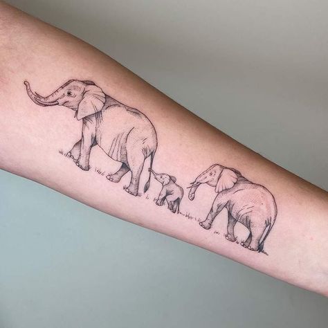 Realistic Elephant Tattoo, Animal Lover Tattoo, Elephant Family Tattoo, Rhino Tattoo, Family Tattoo Ideas, Family Tattoo Designs, Elephant Tattoo Design, Adventure Life, Family Tattoo