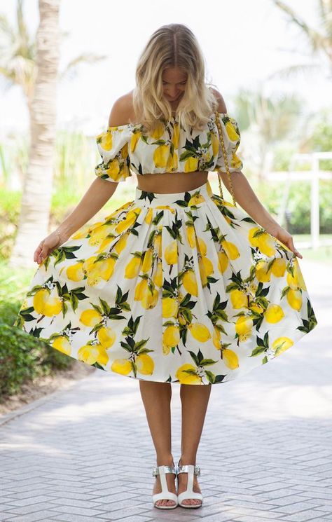 Dolce & Gabbana Lemon Dress Skirt and Top Set New Look Clothes, Crop Top Off Shoulder, Lemon Print Dress, Short Semi Formal Dresses, Skirt Crop Top, Dress Websites, Crop Top And Skirt Set, Dress Hire, Skirt Crop