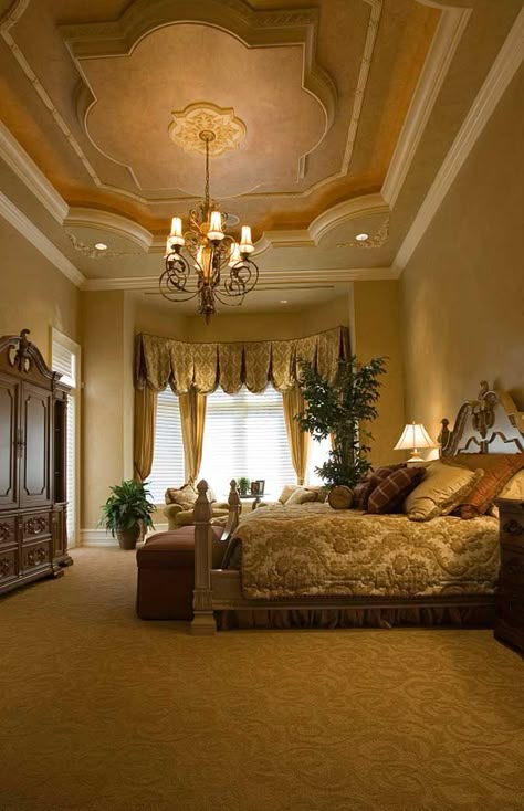 MY. LORD. that ceiling!! wow! I can't tell if the third set of molding is another step in the trayed ceilings or if it's just additional molding to amplify. Bedroom Tray Ceiling, Real Estat, Diy Network, Luxury Bedroom Master, Bedroom Master, Style Deco, Traditional Bedroom, Dreamy Bedrooms, Beautiful Bedroom