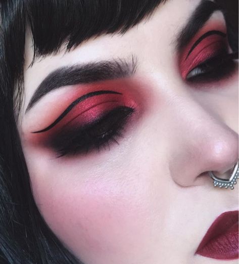 Maquillage Goth, Burgundy Makeup, Vampire Makeup, Dramatic Eye Makeup, Melt Cosmetics, Alternative Makeup, Valentines Makeup, Red Makeup, Emo Makeup